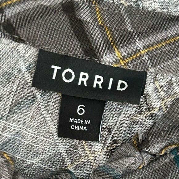 Torrid Women's Plus Size Rayon Slub Mock Neck‎ Flutter Sleeve Top Size 6 NWT - Picture 5 of 11